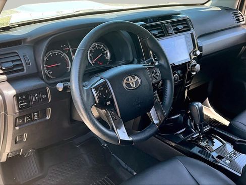 Used 2021 Toyota 4Runner Venture w/ Moonroof Package AWD/4WD image 17