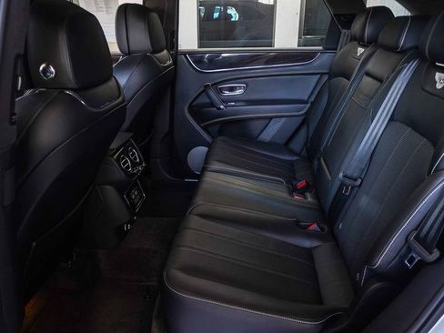 Used 2019 Bentley Bentayga AWD/4WD image 19