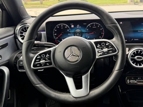 Used 2019 Mercedes-Benz A 220 4MATIC image 9