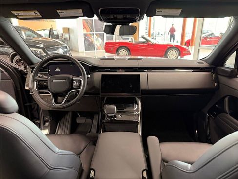 Used 2025 Land Rover Range Rover Sport SE AWD/4WD image 12