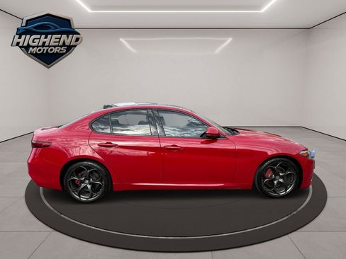 Used 2019 Alfa Romeo Giulia Ti Sport w/ Quick Order Package 22U Sport image 8