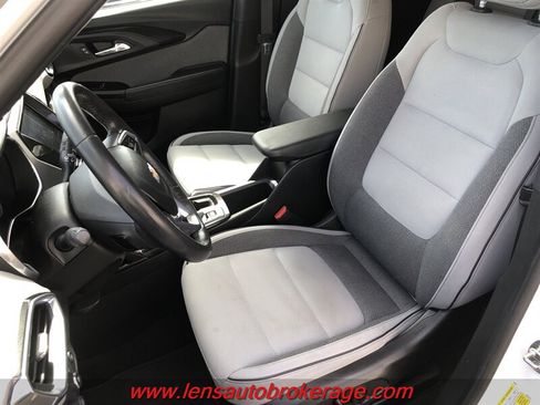 Used 2021 Chevrolet TrailBlazer LT FWD image 12