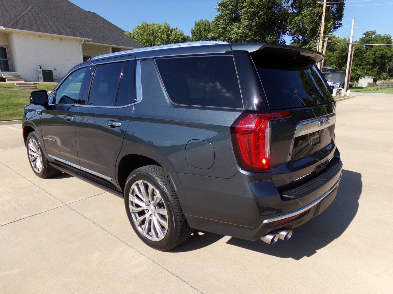Used 2021 GMC Yukon Denali w/ Denali Ultimate Package AWD/4WD image 37