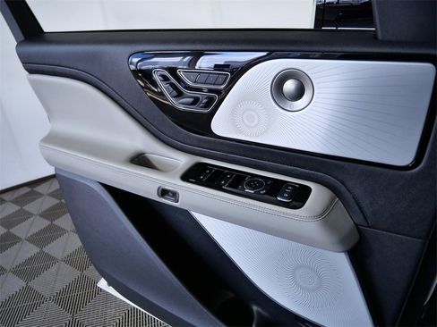 New 2025 Lincoln Aviator Reserve w/ Equipment Group 201A image 25