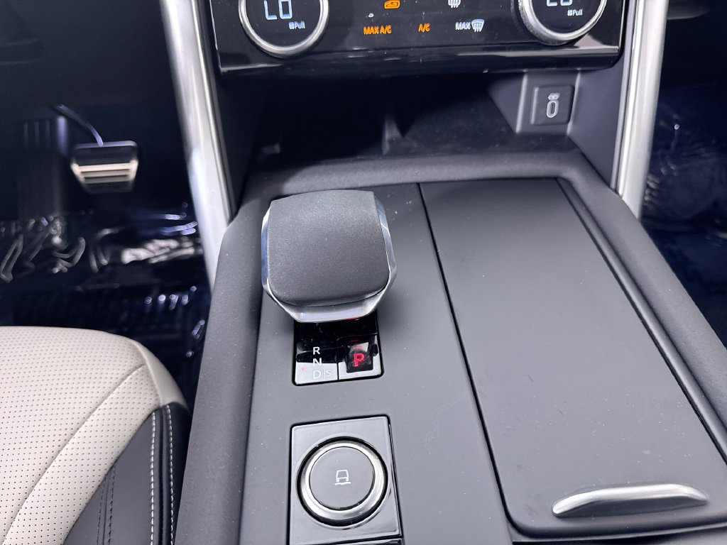 New 2026 Land Rover Discovery Dynamic SE AWD/4WD image 18