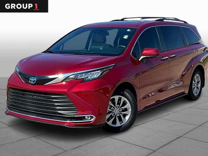 Used 2022 Toyota Sienna XLE