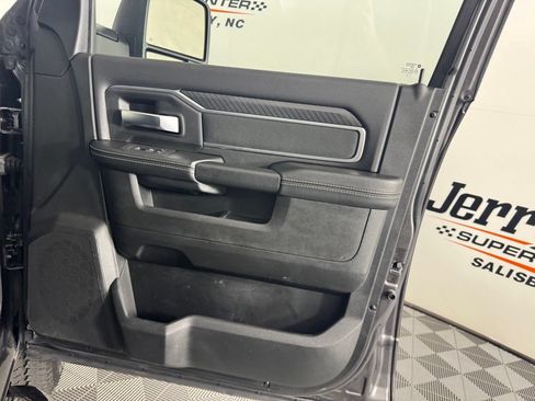 Used 2025 RAM 2500 Big Horn AWD/4WD image 29