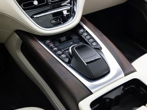 Used 2021 Aston Martin DBX image 20