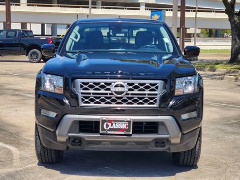 Used 2023 Nissan Frontier SV w/ SV Convenience Package image 2