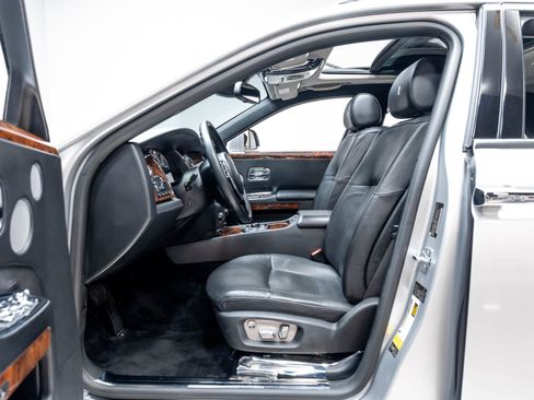 Used 2012 Rolls-Royce Ghost RWD image 7
