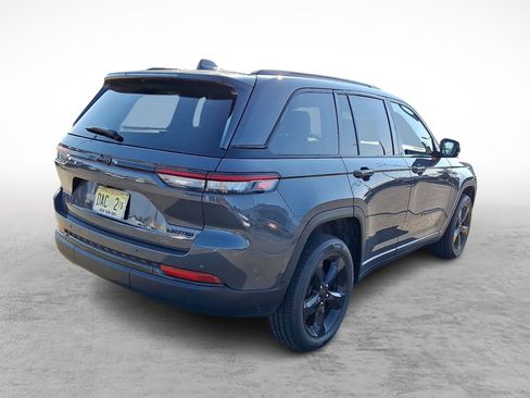 Used 2025 Jeep Grand Cherokee Limited w/ Black Appearance Package AWD/4WD image 5