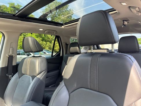 Used 2023 Honda Pilot Touring image 16