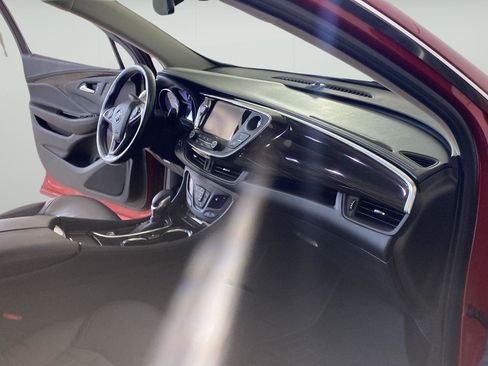 Used 2019 Buick Envision Essence AWD/4WD image 26
