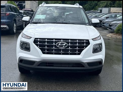 New 2026 Hyundai Venue SEL FWD image 2