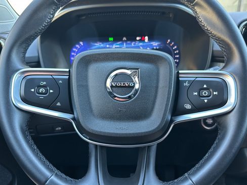 Certified 2025 Volvo XC40 B5 Plus image 27