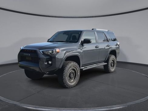 Used 2024 Toyota 4Runner SR5 AWD/4WD image 4