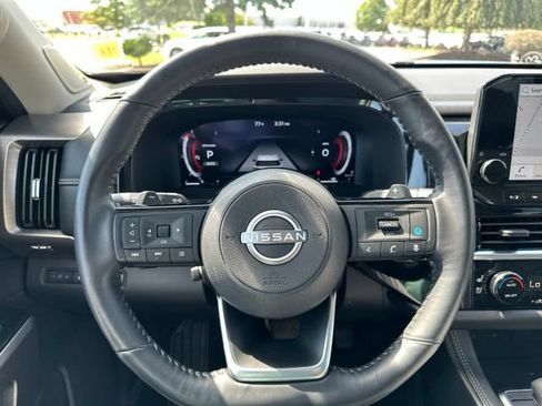 Used 2024 Nissan Pathfinder Platinum w/ Lighting Package (N92) AWD/4WD image 39