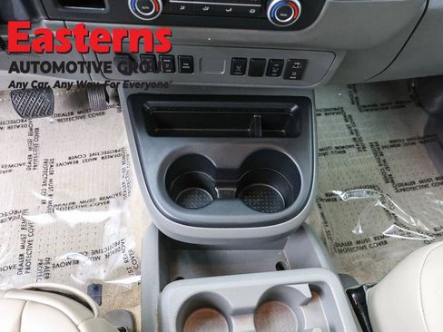Used 2019 Nissan NV 3500 SL RWD image 22
