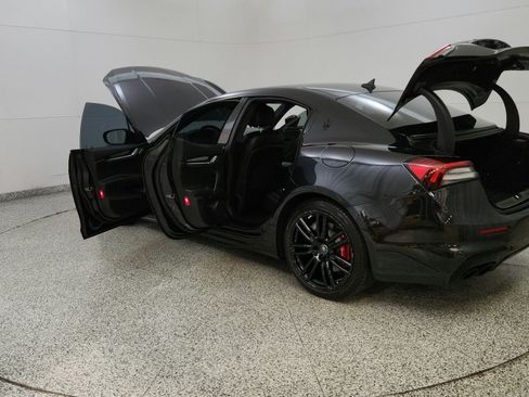 Used 2023 Maserati Ghibli Modena RWD image 11