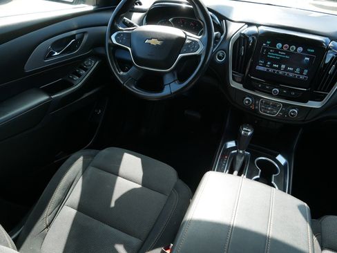 Used 2019 Chevrolet Traverse LT image 9