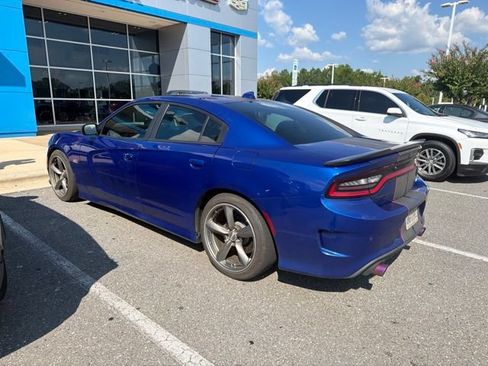 Used 2019 Dodge Charger Scat Pack w/ Technology Group RWD image 4