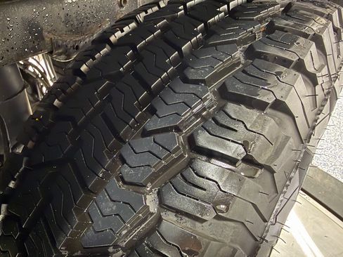 Used 2018 Chevrolet Colorado ZR2 image 45