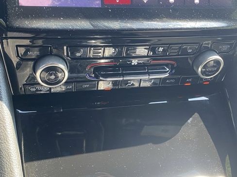 Used 2023 Jeep Grand Cherokee Overland w/ Advanced Protech Group III image 24