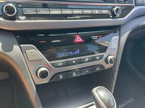 Used 2018 Hyundai Elantra Limited w/ Cargo Package FWD image 9