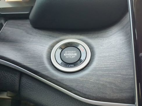 Certified 2024 Jeep Grand Cherokee Limited image 27