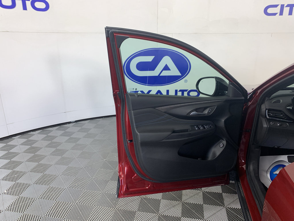 Used 2024 Buick Envista Sport Touring w/ Convenience I Package FWD image 13