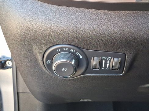 Certified 2022 Jeep Compass Limited image 26