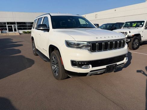 Certified 2024 Jeep Wagoneer Series II AWD/4WD image 3