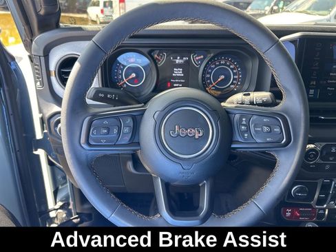 Used 2024 Jeep Wrangler Willys image 16