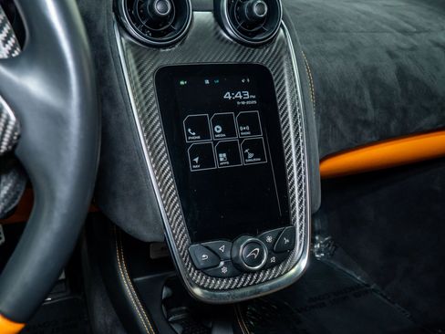 Used 2018 McLaren 570S Spider image 30