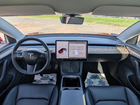 Used 2022 Tesla Model 3 Long Range AWD/4WD image 32