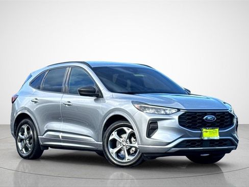 Used 2024 Ford Escape ST-Line image 2