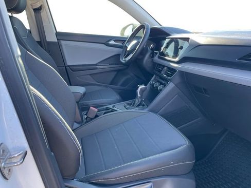 New 2024 Volkswagen Taos SE image 15