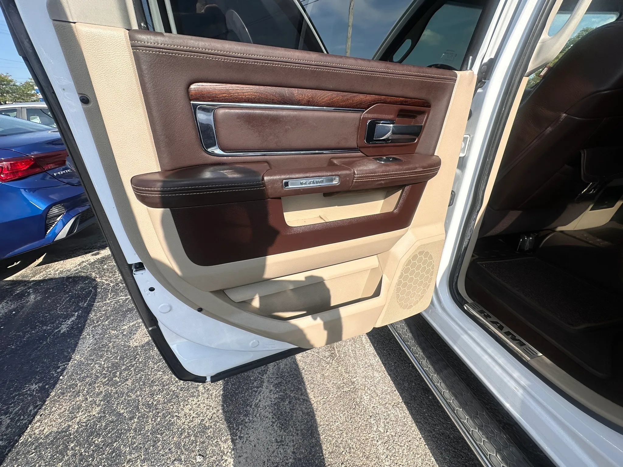 Used 2013 RAM 1500 Laramie Longhorn w/ Convenience Group AWD/4WD image 18