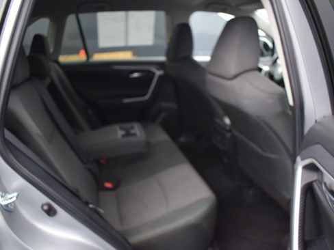 Used 2025 Toyota RAV4 XLE FWD image 11