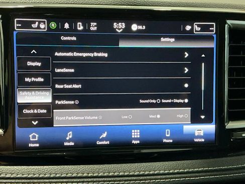 Used 2024 Chrysler Pacifica Touring-L image 34