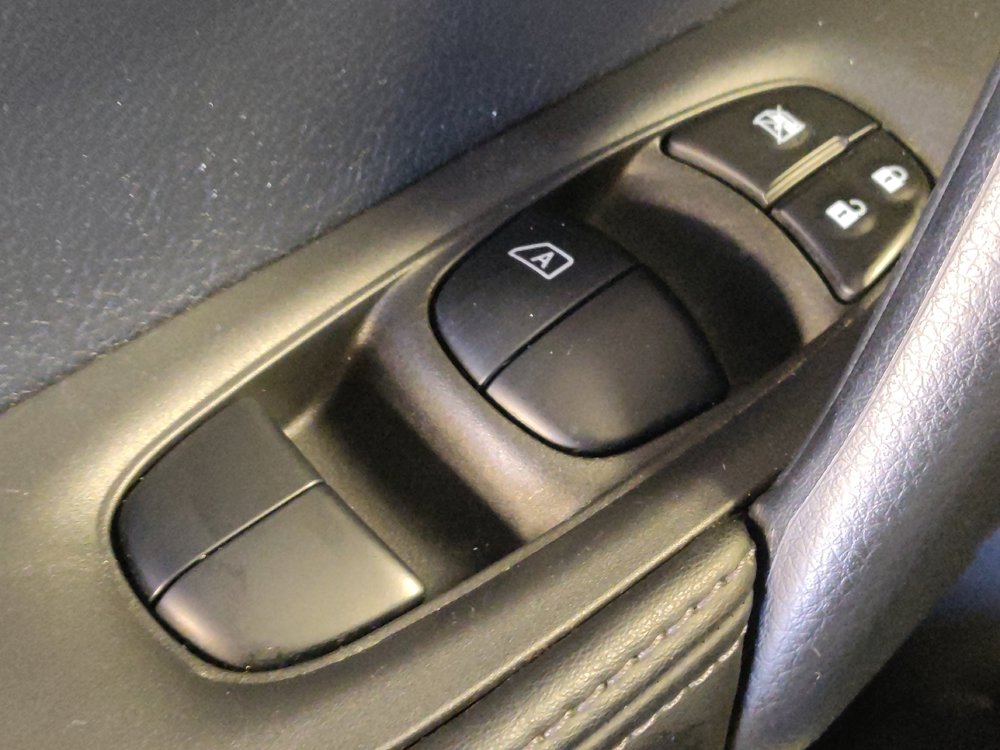 Used 2021 Nissan Rogue Sport S FWD image 27