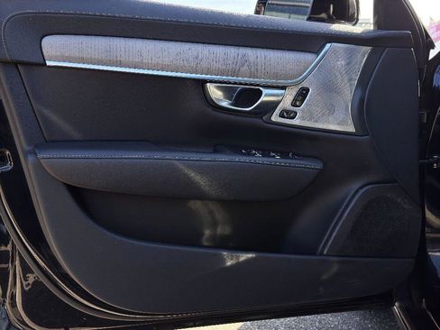 Used 2022 Volvo S90 B6 Inscription w/ Advanced Package image 16