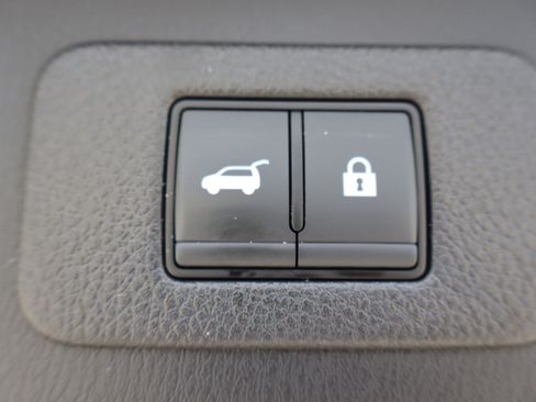 Used 2024 Nissan Armada Platinum w/ Cargo Package image 31