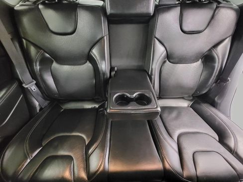 Used 2019 Jeep Cherokee Limited image 23