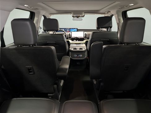 Used 2025 Ford Expedition Platinum AWD/4WD image 33