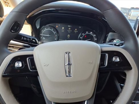 Used 2022 Lincoln Corsair Standard w/ Equipment Group 101A image 20
