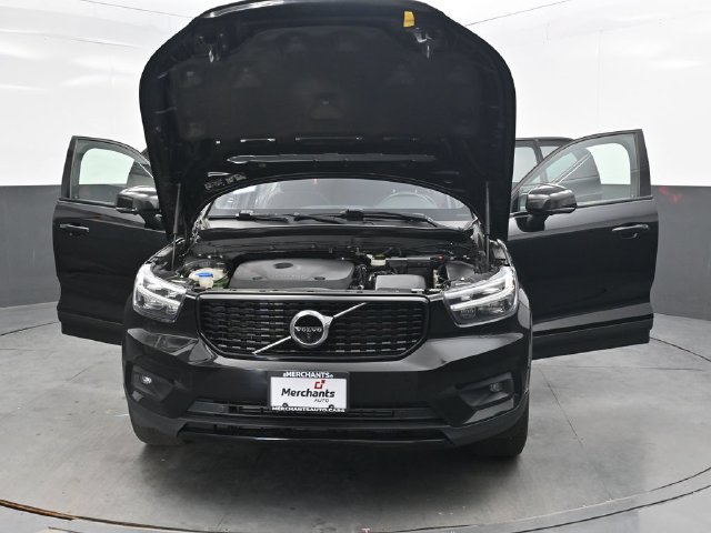 Used 2019 Volvo XC40 T5 R-Design AWD/4WD image 38