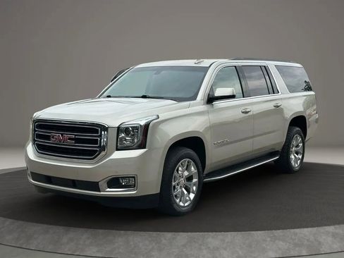 Used 2017 GMC Yukon XL SLE w/ SLE Value Package image 1