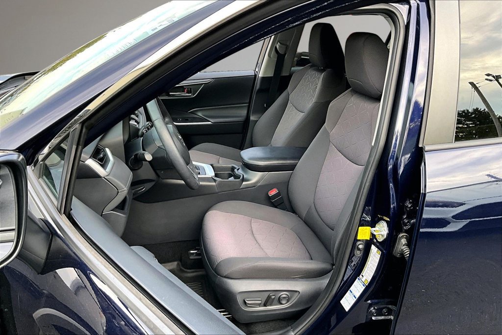 Used 2019 Toyota RAV4 XLE AWD/4WD image 22