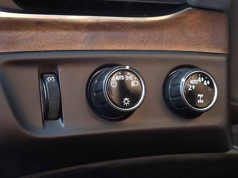 Used 2017 Cadillac Escalade Premium Luxury image 23